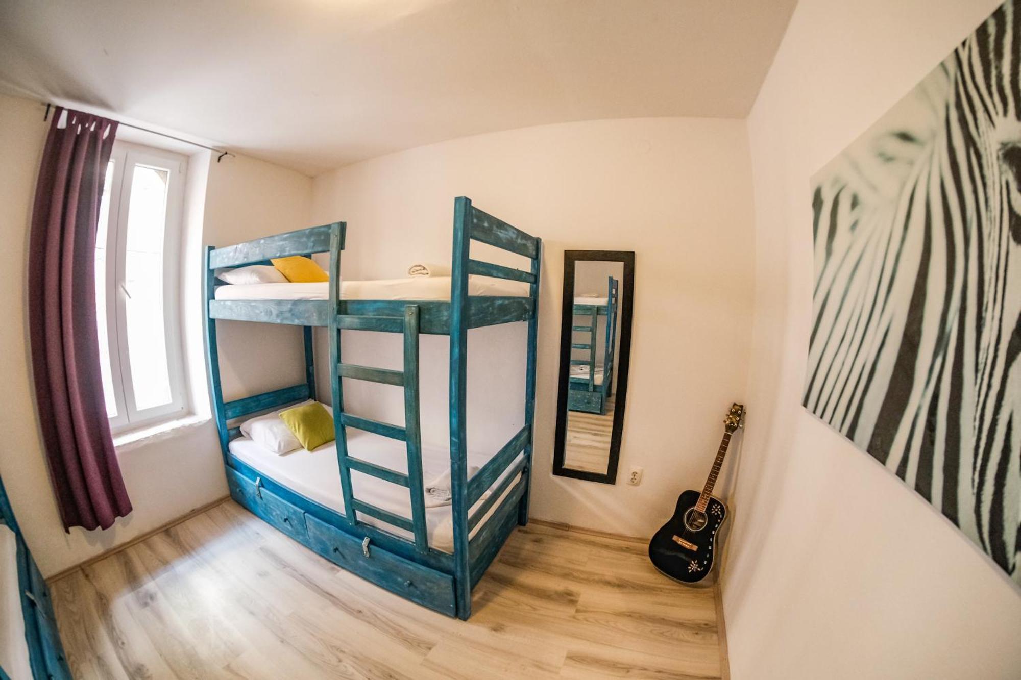 White Rabbit Hostel Hvar Town Eksteriør bilde