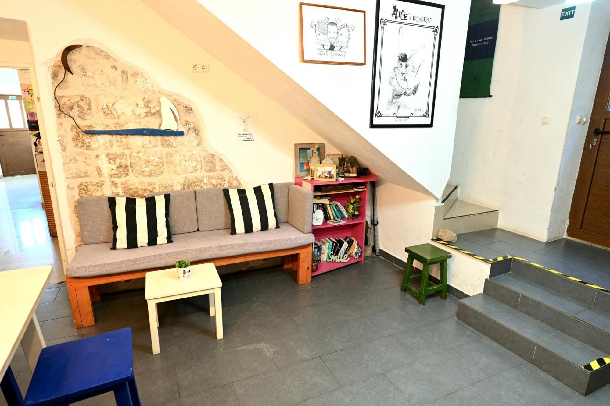 White Rabbit Hostel Hvar Town Eksteriør bilde