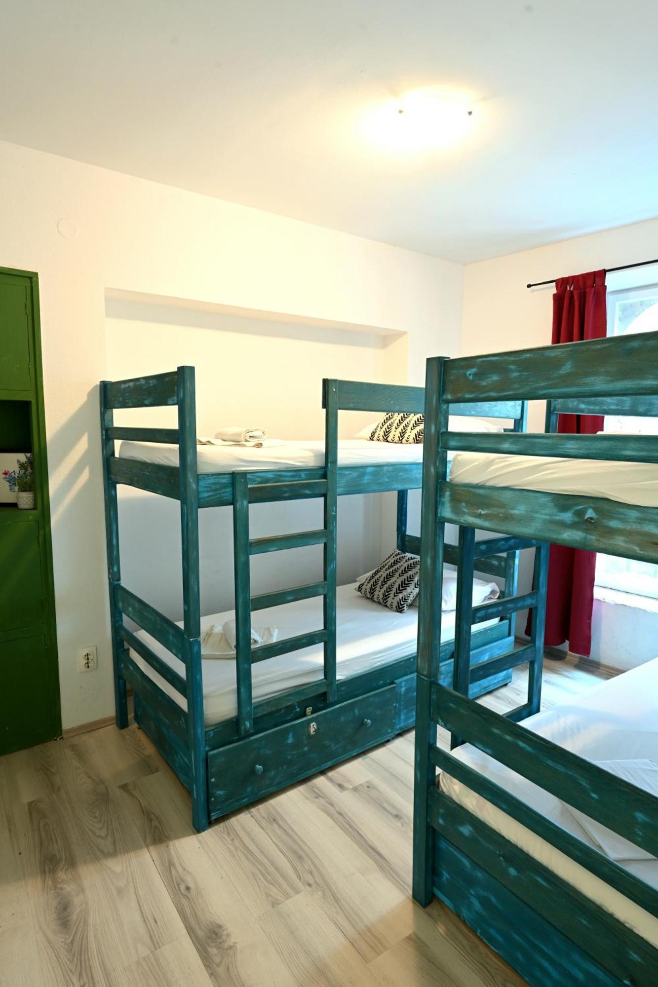 White Rabbit Hostel Hvar Town Eksteriør bilde