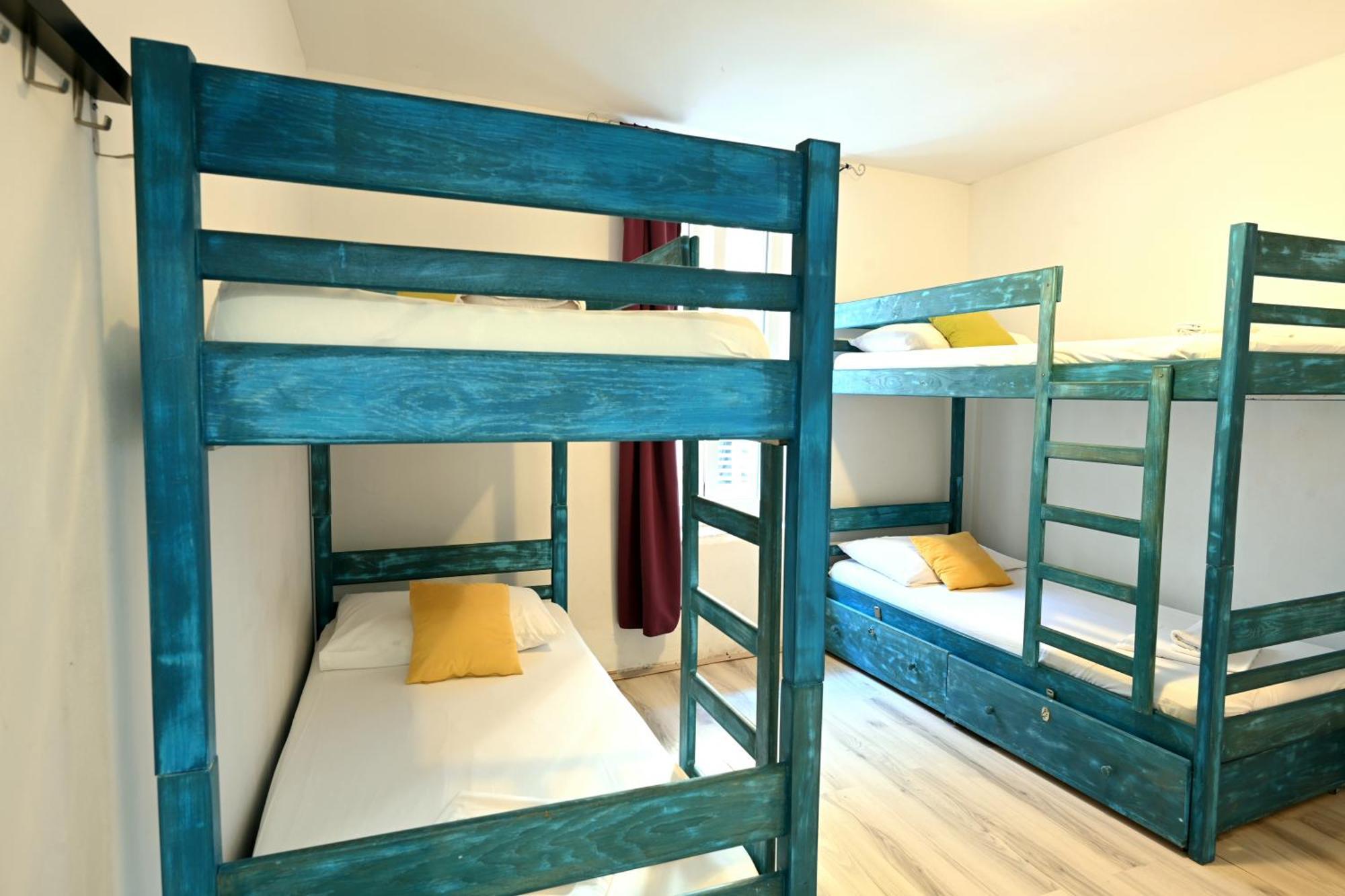 White Rabbit Hostel Hvar Town Eksteriør bilde