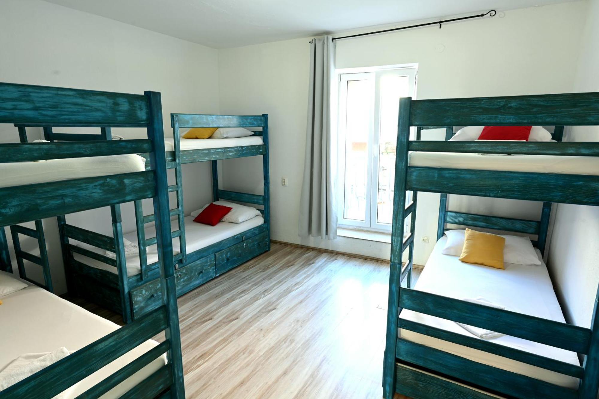 White Rabbit Hostel Hvar Town Eksteriør bilde