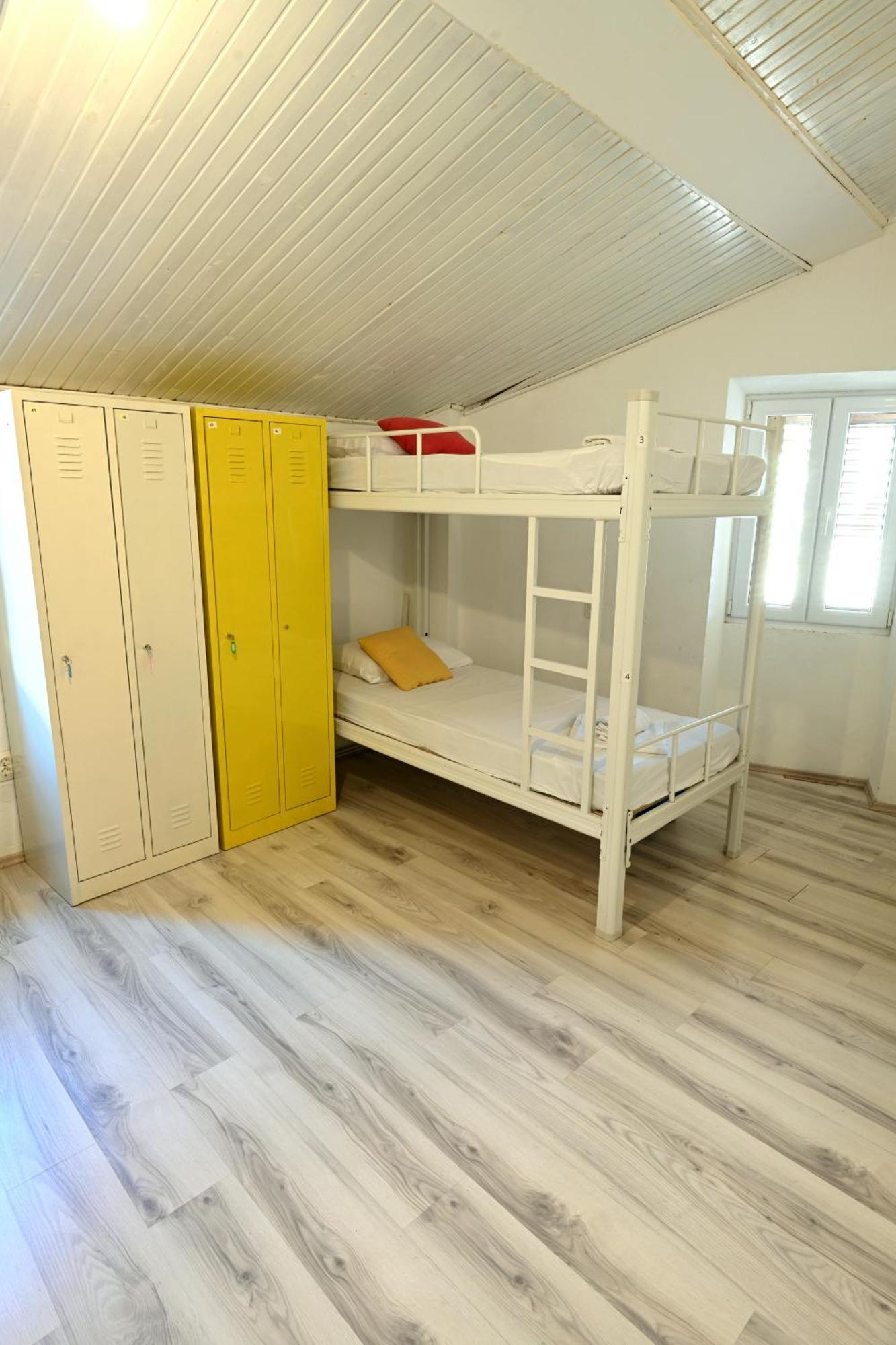 White Rabbit Hostel Hvar Town Eksteriør bilde