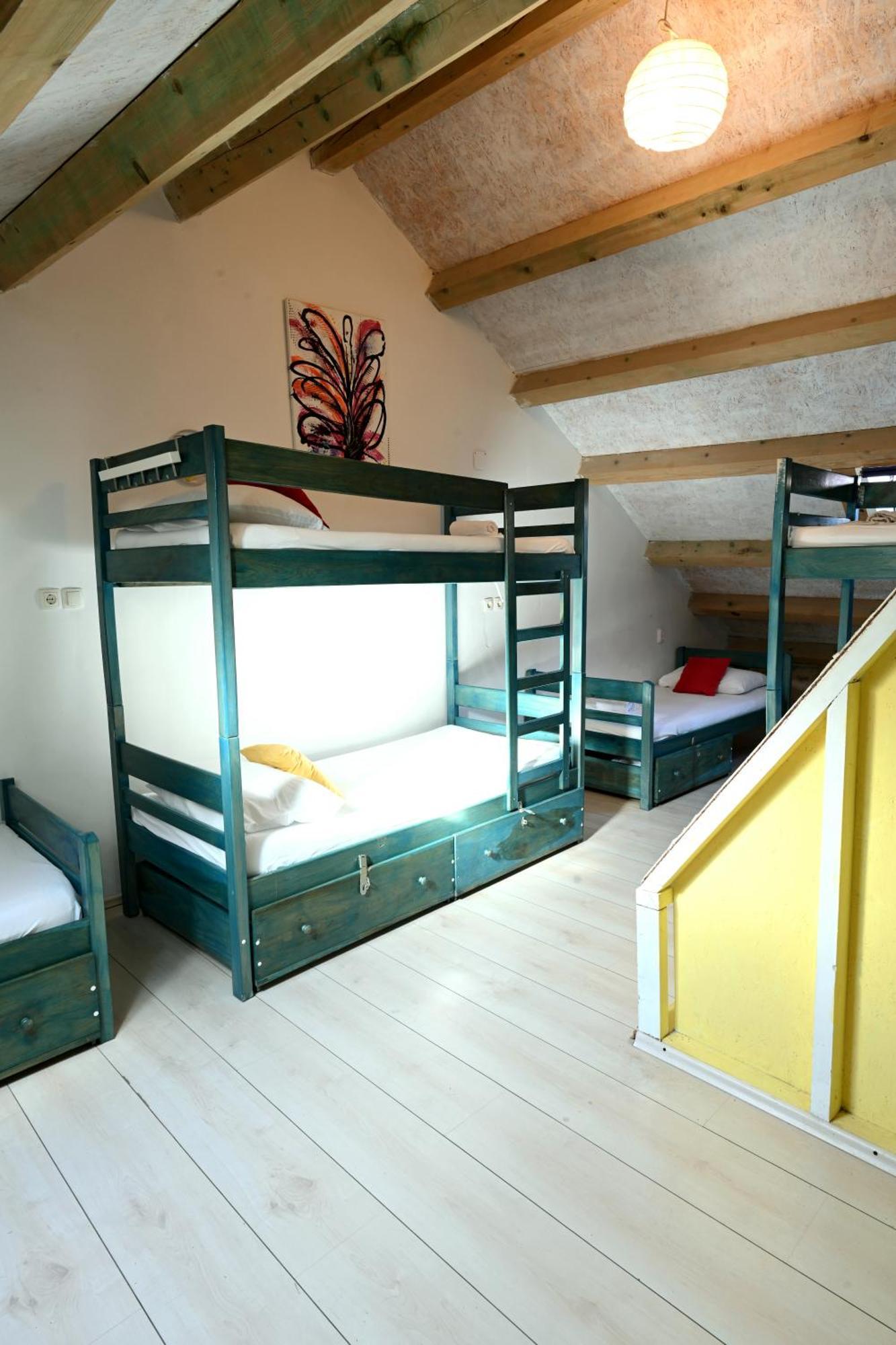 White Rabbit Hostel Hvar Town Eksteriør bilde