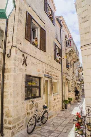 White Rabbit Hostel Hvar Town Eksteriør bilde