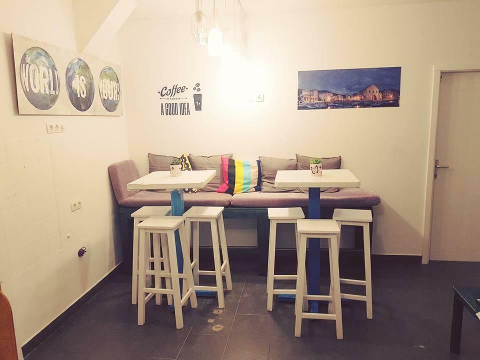 White Rabbit Hostel Hvar Town Eksteriør bilde